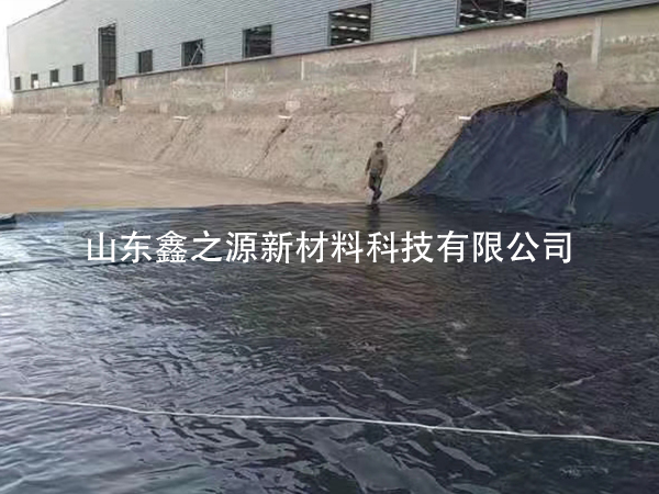 黑膜沼氣池使用過程中出現(xiàn)廢渣該如何處理？
