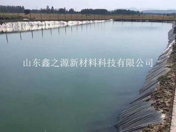 如何處理蓄水池hdpe土工膜的熱膨脹問題？