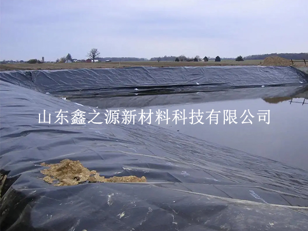 養(yǎng)殖防滲膜施工固定新法：簡(jiǎn)約高效，守護(hù)生態(tài)養(yǎng)殖