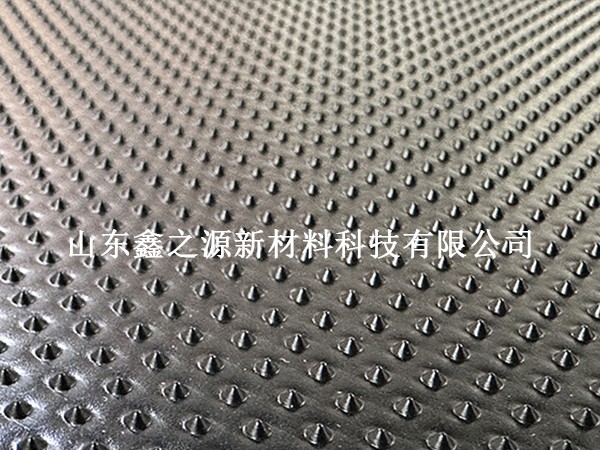 駐點(diǎn)土工膜厚度生產(chǎn)技巧：精準(zhǔn)控制，高效產(chǎn)出