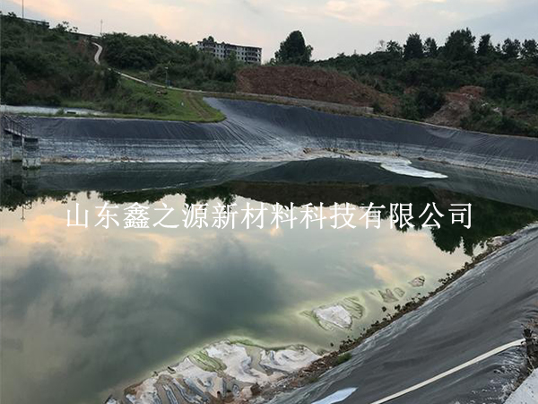 養(yǎng)殖防滲膜鋪設(shè)要領(lǐng)：掌握這些，筑牢養(yǎng)殖防滲根基